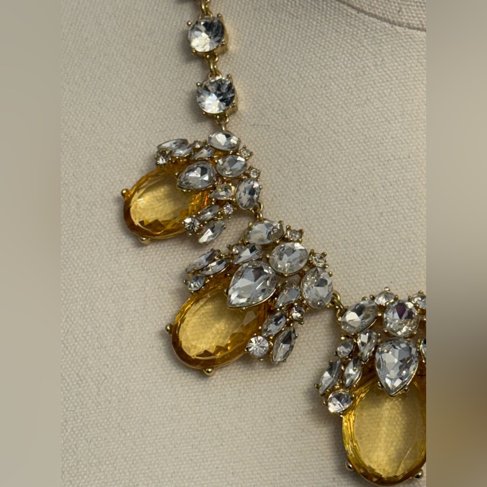 💛TALBOTS CRYSTAL NECKLACE💛 - Picture 2 of 6